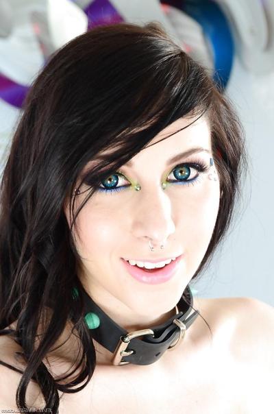 16P Nasty pornstar Luna Kitsuen posing in lingerie and spreading nice ass