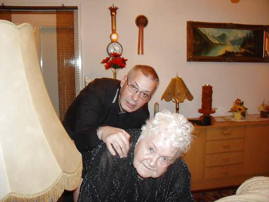 5P Friend with his grandmother