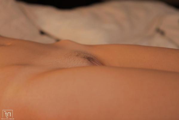 16P Beauty blonde Bailey Bradshaw plays with her tiny boobies and dildo