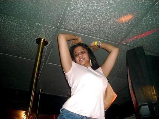 20P Indian Girls Pics Taken In a Bangalore Pub