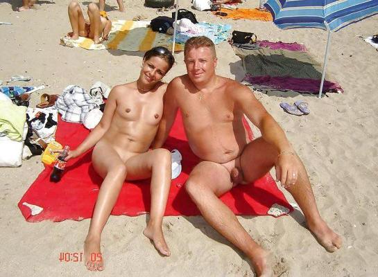 25P Little Beach Boobs