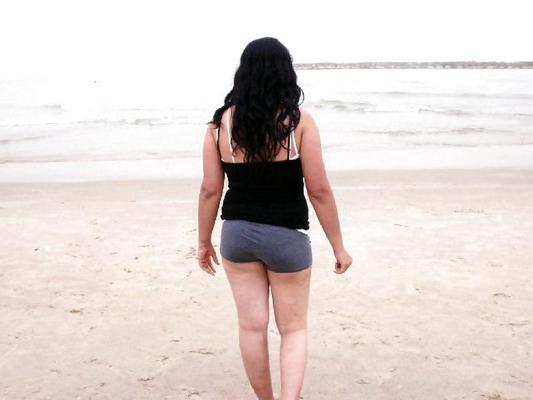 20P Desi seins à la plage