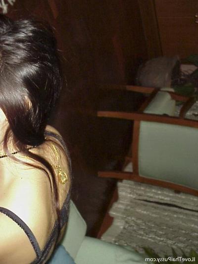 16P Hot asian babe gives a tugjob with her sweet mouth and big tits