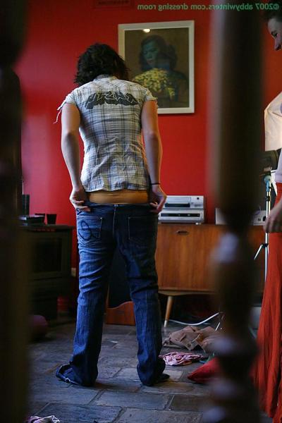 16P Cámara de vídeo oculta graba en secreto a dos chicas desnudas besándose