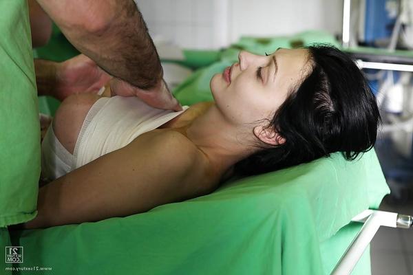 16P Aletta Ocean subit une opération de chirurgie plastique réussie