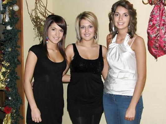 6P A friend and her two girls, comment and cum on