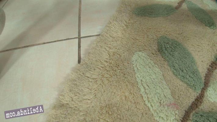 20P Pictures of Abelinda masturbating in the bathroom