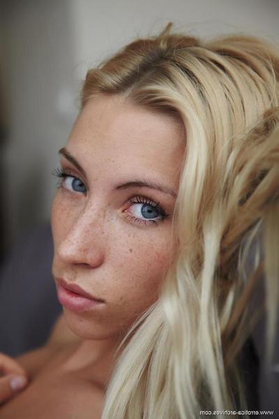 16P Stunning blonde girl Adele displays her sexy nude body