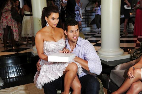 19P Soirée nuptiale de Kim Kardashian à Calabasas