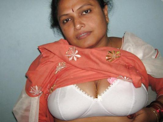 23P BIG BOOBS RANDI