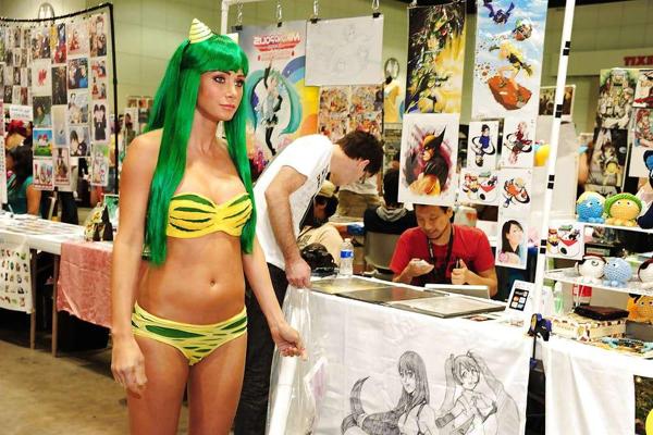 17P Sara Jean Underwood - Expo Anime Sexy