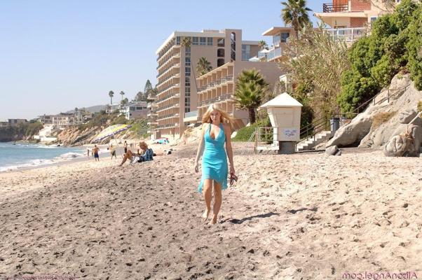 20P Pictures of Alison Angel flashing outside