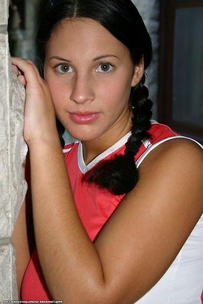 20P Pictures of teen cutie Amanda teasing in pigtails
