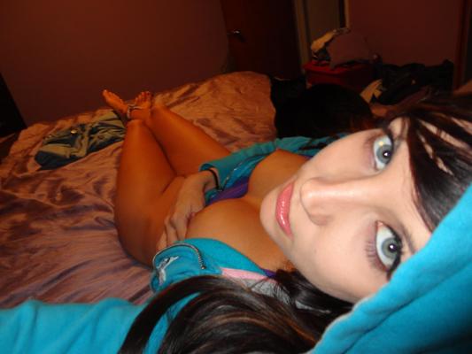 15P Pictures of Andi giving you a hot POV tease