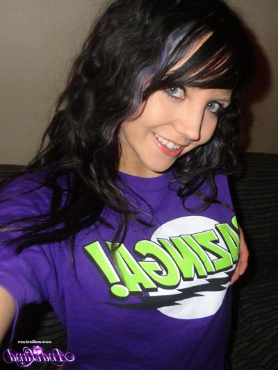 15P Pictures of Andi flashing in her purple shirt and socks