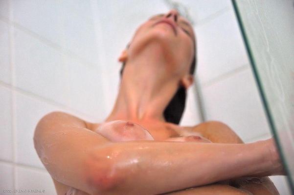 14P Pictures of Ariel A getting all wet in the shower