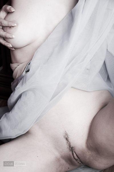 16P Pictures of teen model Ariel's Blog doing some hot naked ballet