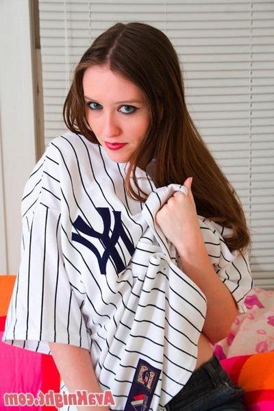 20P Pictures of Ava Knight ready to have hot teen sex with you