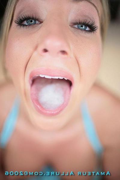 16P Amateur blonde Cassidy posing and sucking cock