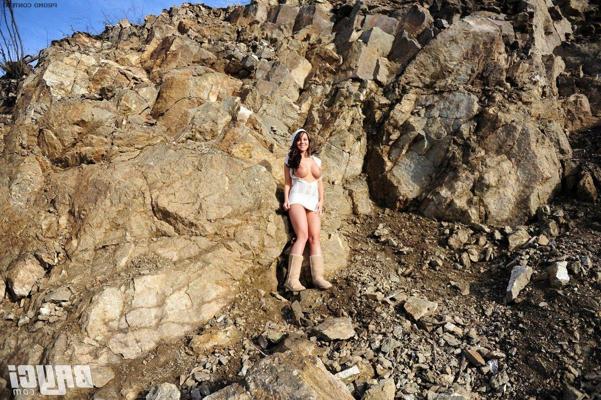 15P Pictures of Bryci being naughty on the rocks