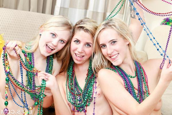 12P Cadence Lux and her hot friends celebrate Mardis Gras in style