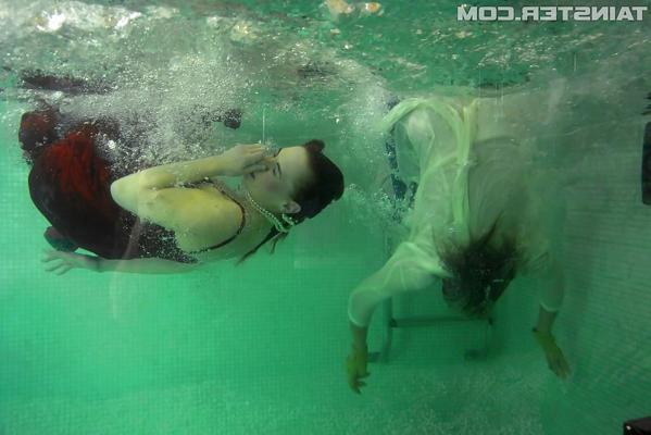 16P Fully clothed MILFs Gina Killmer & Kety Pearl have some fun in the pool