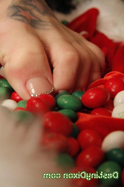 15P Destiny Dixon gives you a nasty foot fetish set with candy