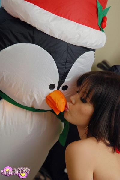 20P Pictures of teen Diddylicious getting ready for Christmas