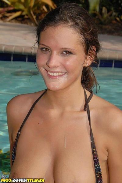 20P Pictures of Erin Stone getting fucked in the pool