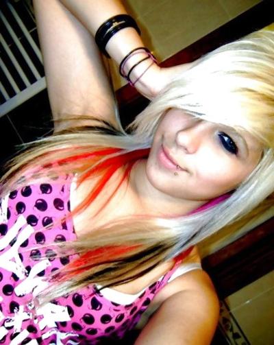 25P Moshe ama a las chicas emo adolescentes calientes
