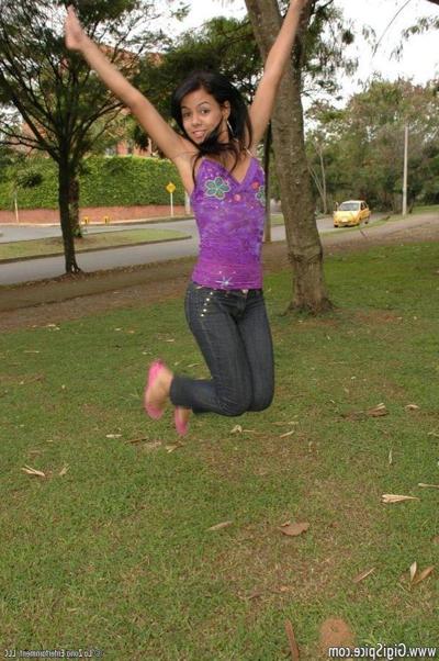 15P Pictures of teen cutie Gigi Spice teasing with her hotness