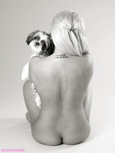 15P Pictures of shares her beauty in an artistic piece with a cute puppy dog