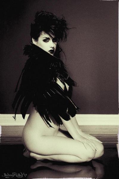 16P Hot goth pinup model Heather Joy displays her sexy body