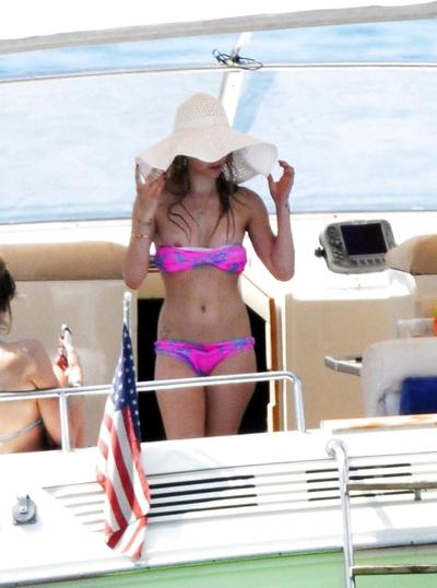 5P Avril Lavigne Nip-Slip