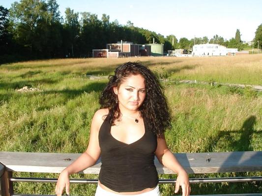 23P Latin whorewife sent me her pictures