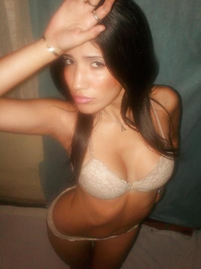 13P Tight Turkish woman (classy) with nice tits