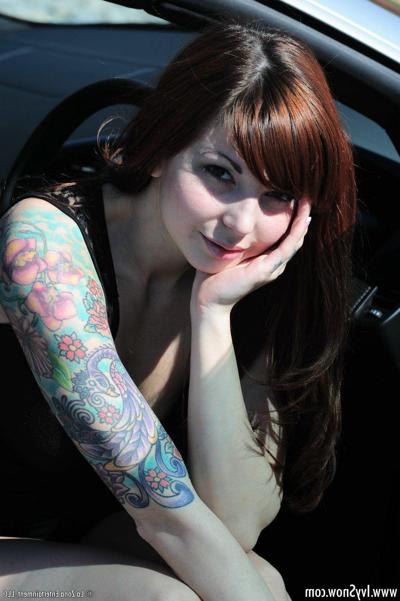 15P Pictures of Ivy Snow stripping with her car