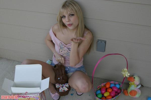 12P Happy Easter from the sexy blonde teen Jana Rocks