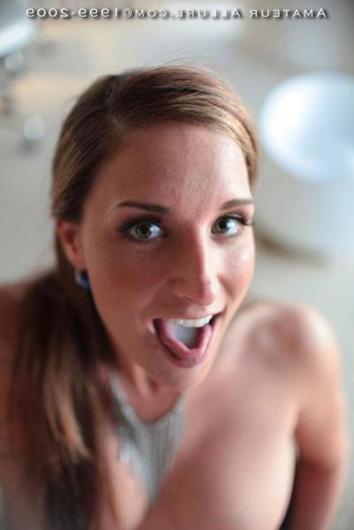 16P Stunning amatuer babe spreads pussy and gets fucked hard