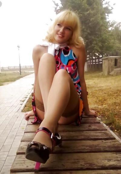 25P Nylon - upskirt - leg 7