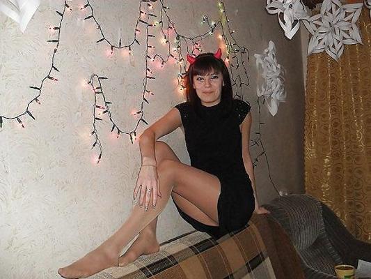 25P Nylon - upskirt - leg 15