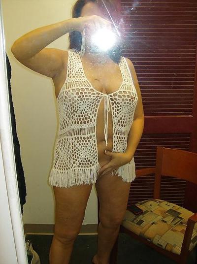 14P Flashing teasing milf 