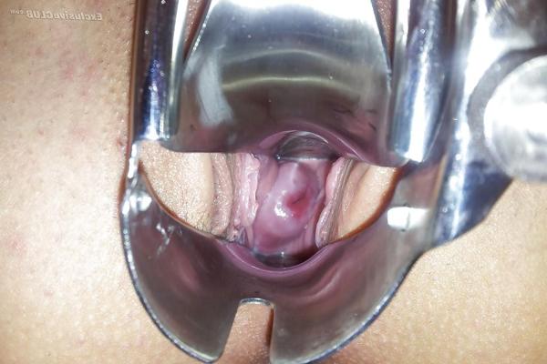 16P Tattooed blonde uncovering her slippy curves and playing with a speculum