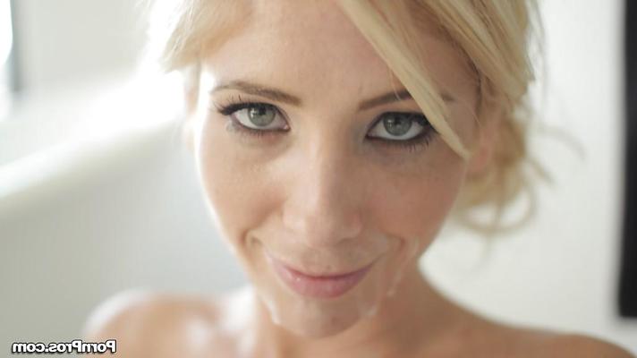 16P Busty babe Tasha Reign gets her sweet pussy slammed in the bath