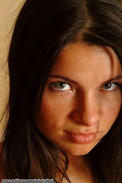 20P Pictures of teen cutie Judy showing her hot naked fuckable body