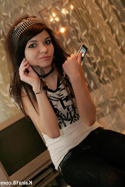 14P Pictures of teen Kaira 18 teasing in her glasses