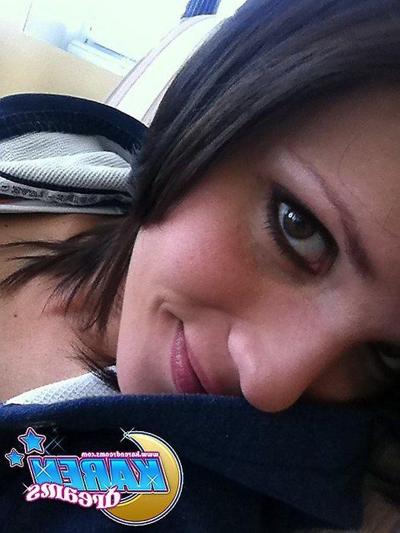 20P Pictures of teen hottie Karen Dreams taking hot pics of herself