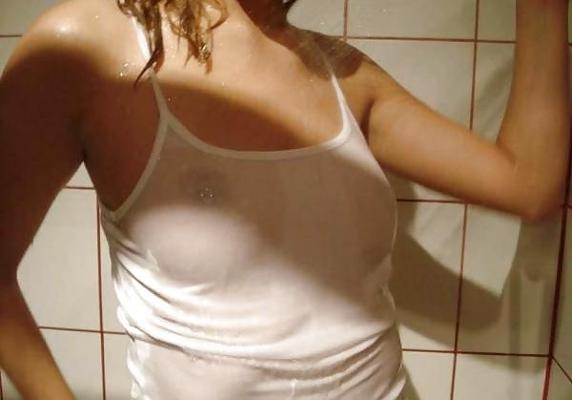 24P Wet pussy inside and out