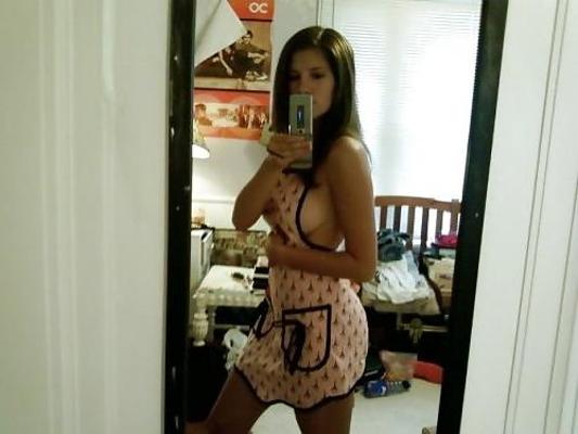 8P Self shot slut?