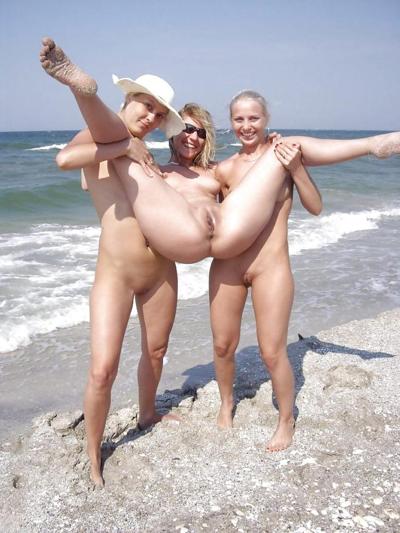 20P Naked beach 142.